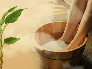 “熱(rè)水(shuǐ)泡腳,賽吃(chī)人(rén)參”<a href=demo2.html target=_blank class=infotextkey>加博士</a>教你(nǐ)如(rú)何泡腳！